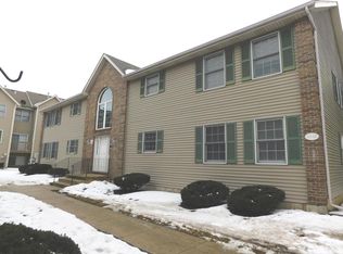 430 S Peace Rd #430, Sycamore, IL 60178