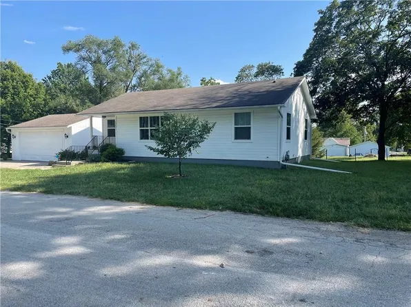 15621 Ripley St, Basehor, KS 66007