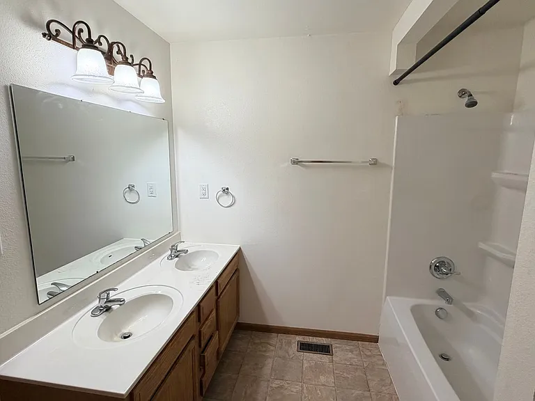 700 Hillside Rd — Photo 16