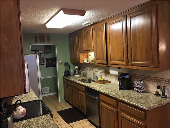 3rd image of 330 Meadowlark Ln