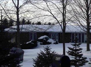 4733 Buss Rd, Cottage Grove, WI 53527