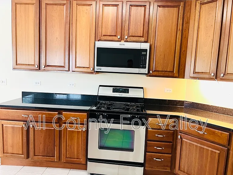 1844 Crenshaw Cir — Photo 6