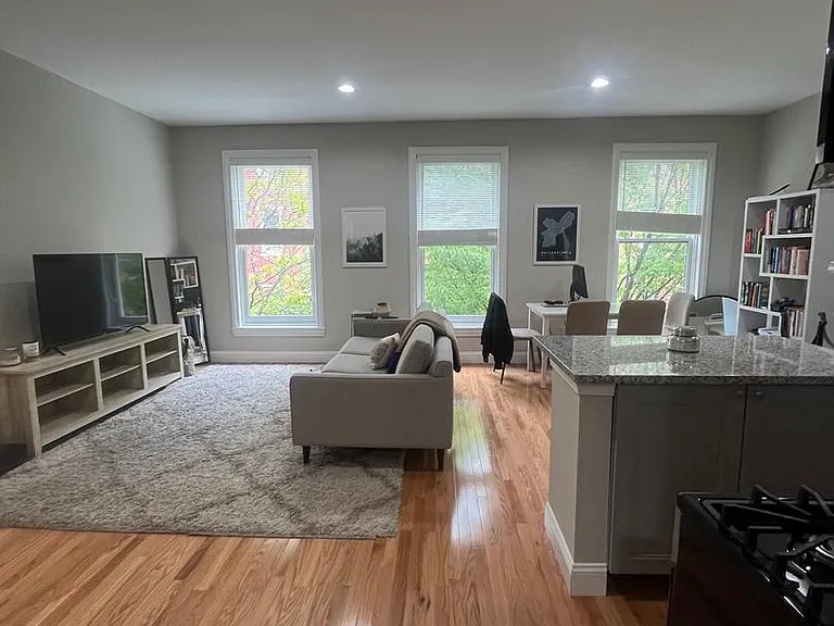 1820 Pine St #2F — Photo 2