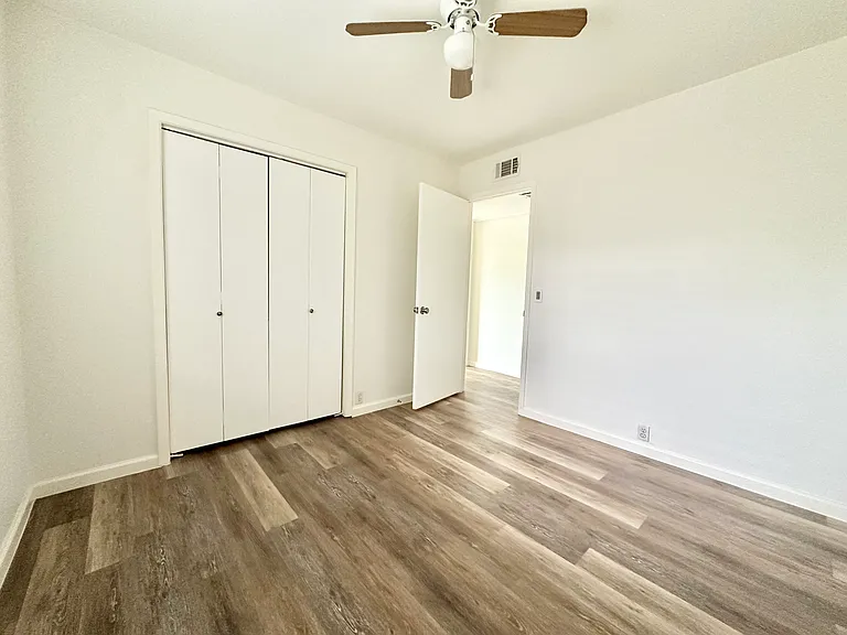 4933 Curzon Ave — Photo 8