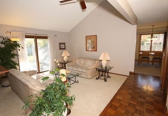 5th image of 530 Quinlan Ave N