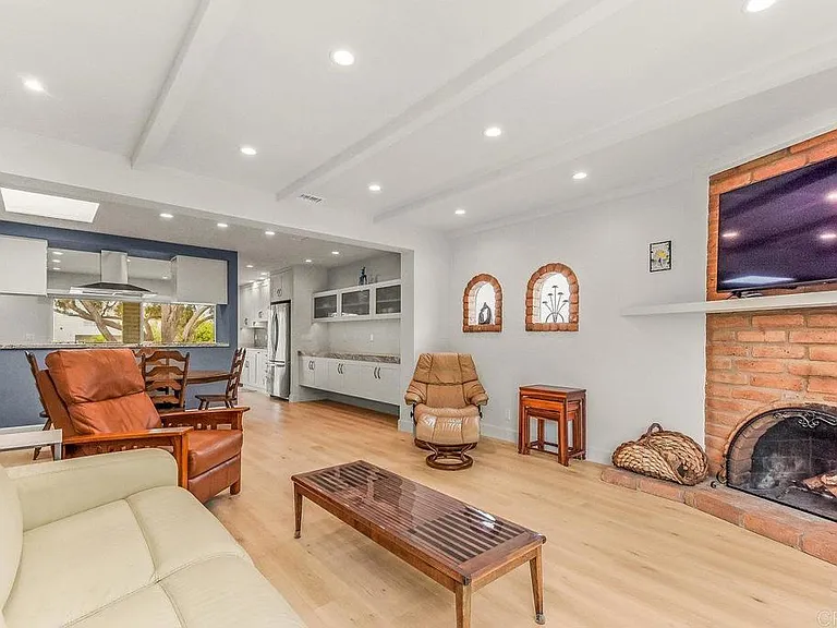 2462 Lozana Rd — Photo 12