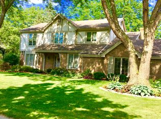 5312 Fairmeadow Dr, Sylvania, OH 43560