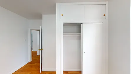 Sold by Thomas Lipovetsky, LREB