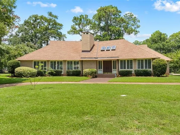4170 Spring Valley Dr N, Mobile, AL 36693