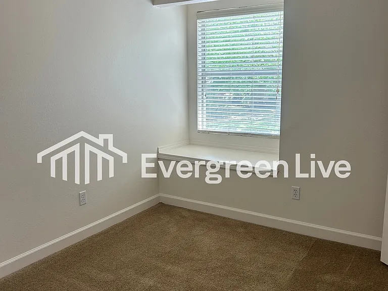 90 Valtameri Ct — Photo 15
