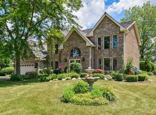 802 Kent Cir, Bartlett, IL 60103