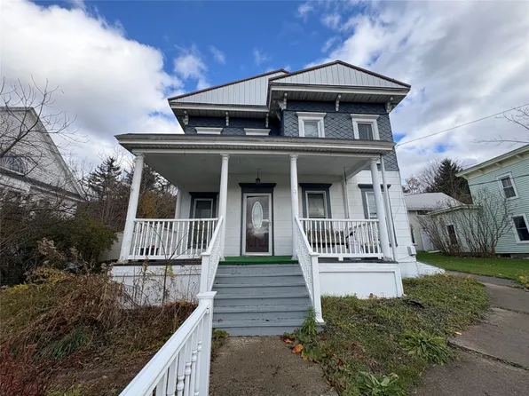 9 Broome St, Marathon, NY 13803