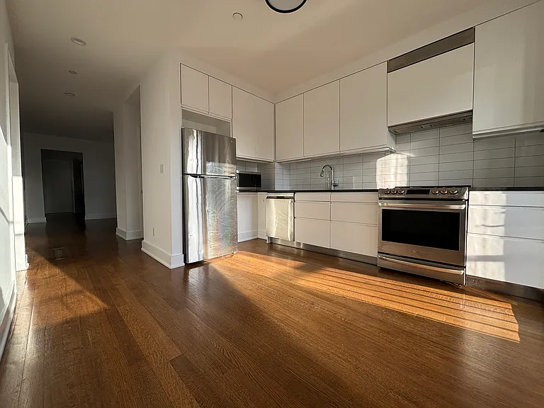 144 4th Ave #401 — Photo 3