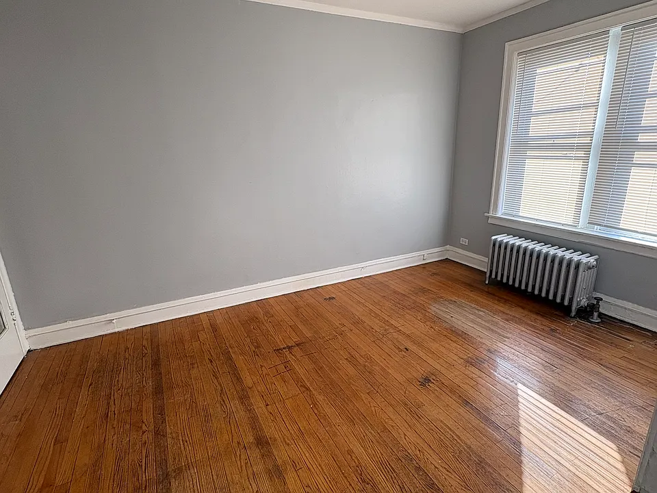 8118 S Drexel Ave