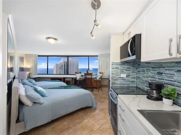 1700 Ala Moana Blvd APT 3801, Honolulu, HI 96815