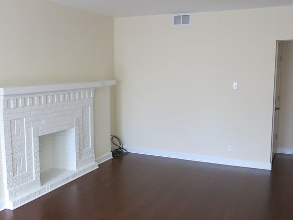 3rd image of 4948 N Christiana Ave APT 2S