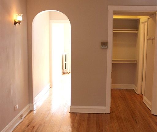 4th image of 2100 W Ainslie St #21101S