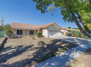 1323 Kingswood Dr, Redlands, CA 92374