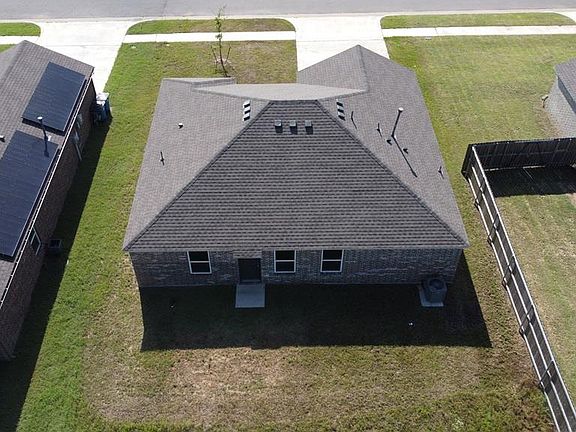 4th image of 695 Foxtail Dr