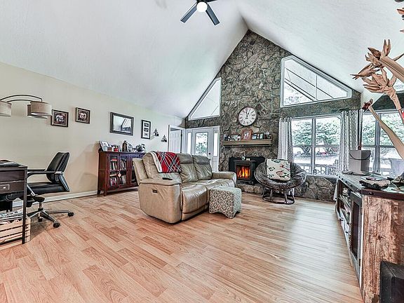 2nd image of 314 Spring Creek Rd