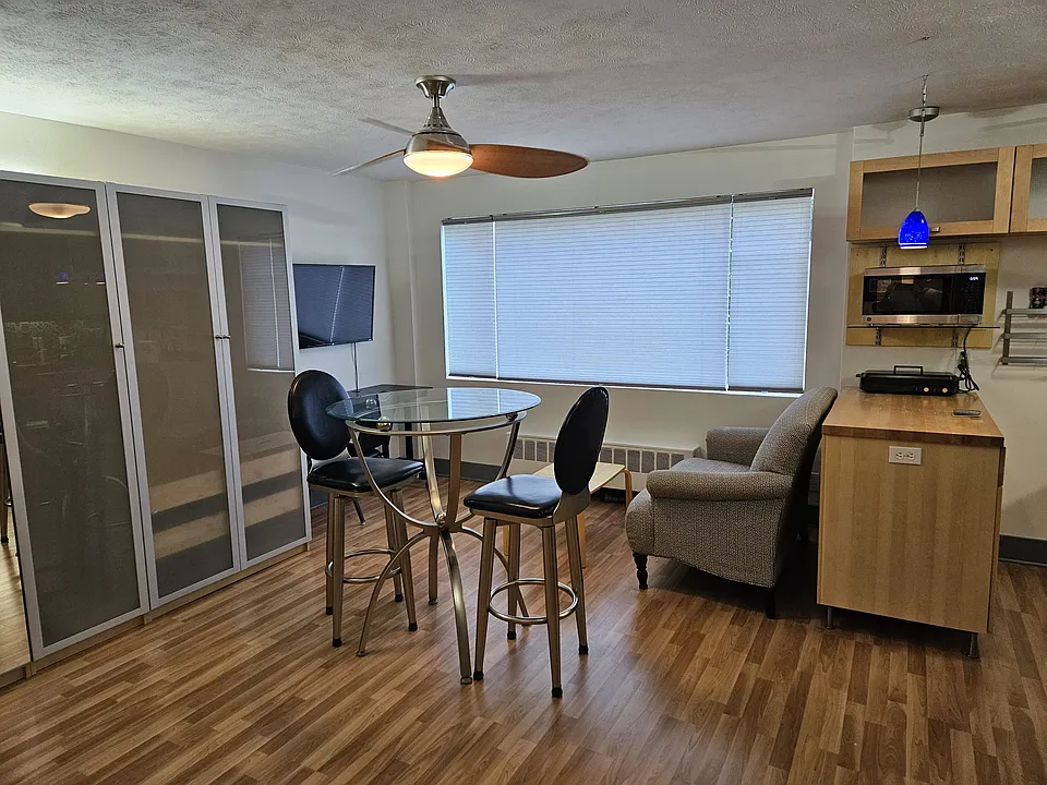 505 Cherry St SE #205