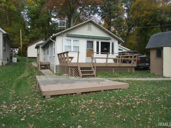 2235 W Long Lake Rd, Pleasant Lake, IN 46779