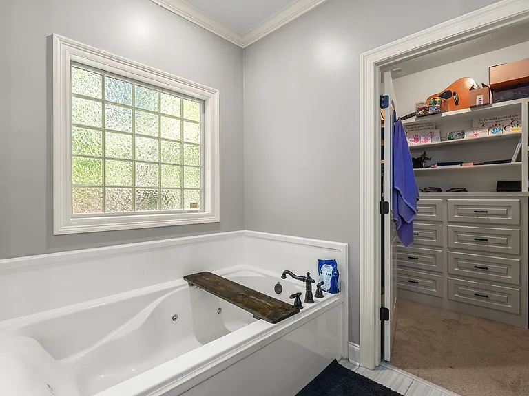 11 W Donnington Ct — Photo 7