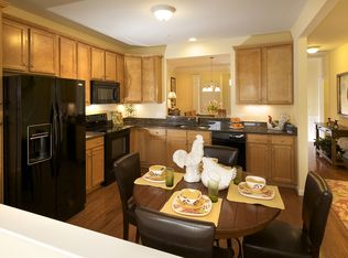 8 Chatham Rd, South Kingstown, RI 02879