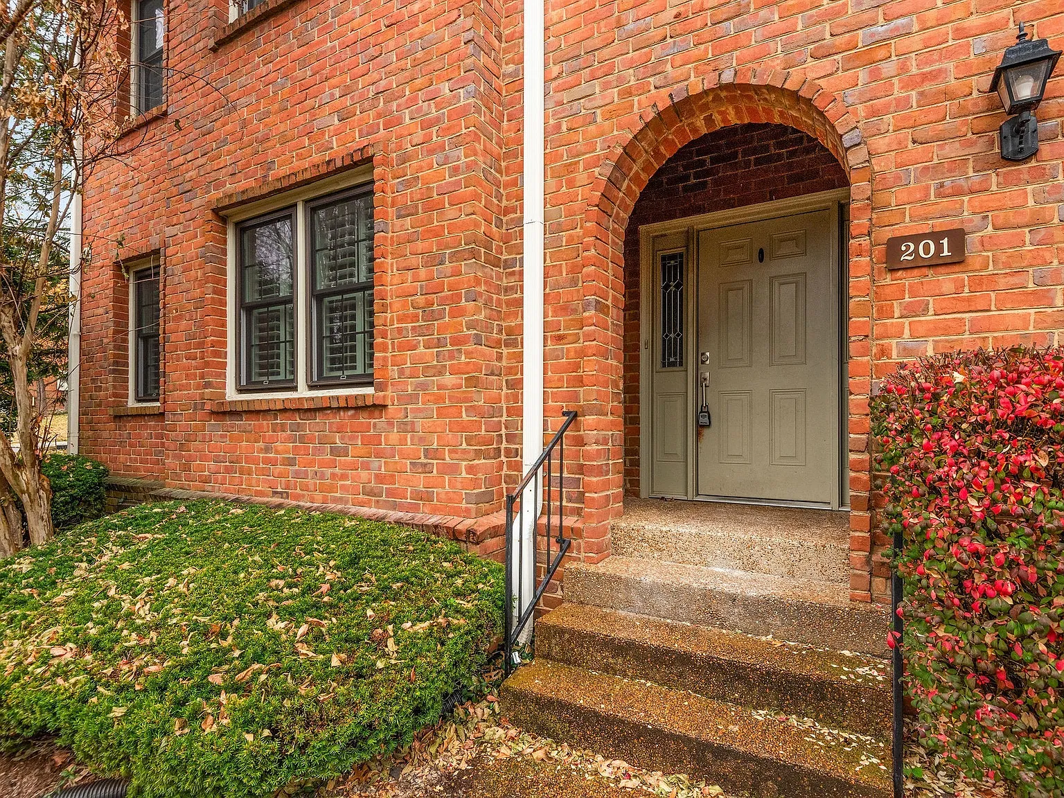 2 bed, 2.5 bath, 1636 sqft, $2,490 — Photo 4