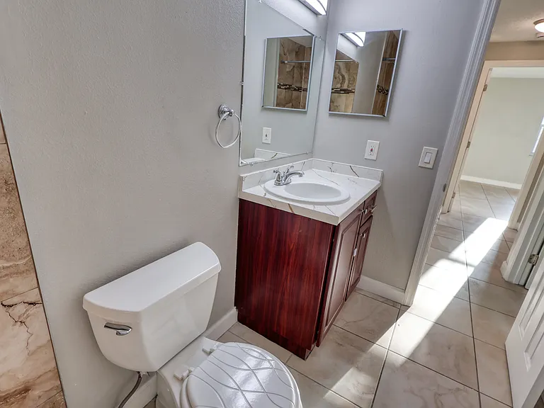 6813 N Marie Ave #B — Photo 6