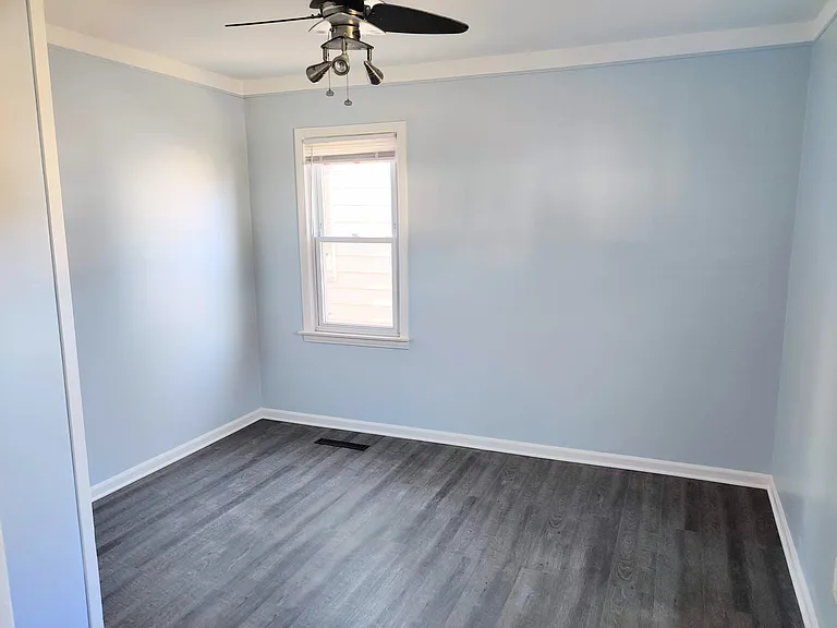 512 E Brockton Ave — Photo 8