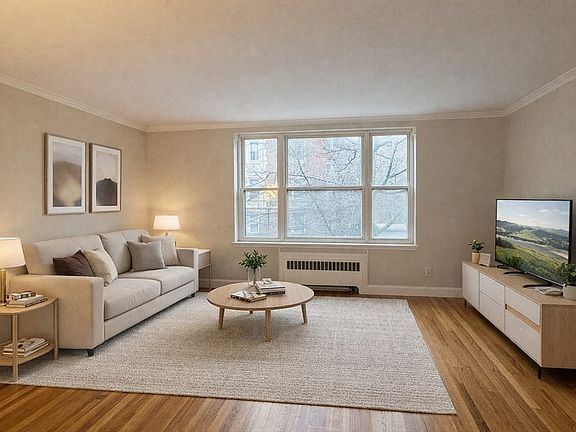 3rd image of 80 Strathmore Rd APT 3