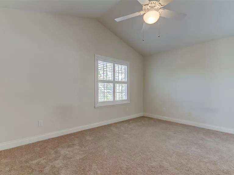 10704 Sierra Vista Pl — Photo 18