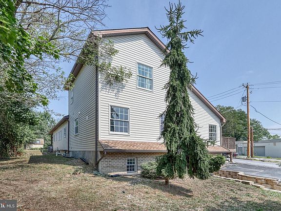 5th image of 305 W Shady Ln
