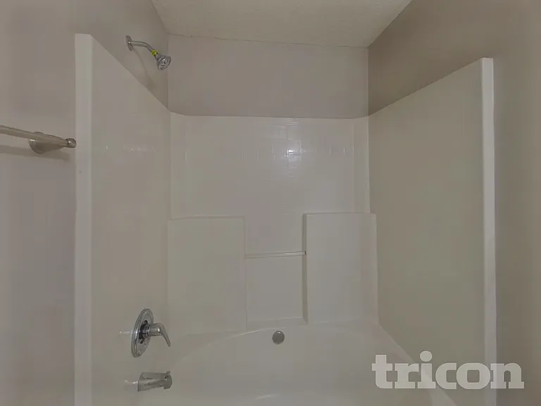 13706 Traherne Ct — Photo 11