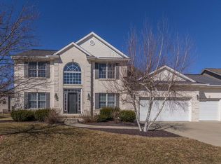 4006 Rockledge Rd, Bloomington, IL 61705