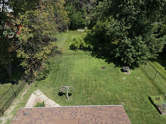 3rd image of 3821 Orono Dr