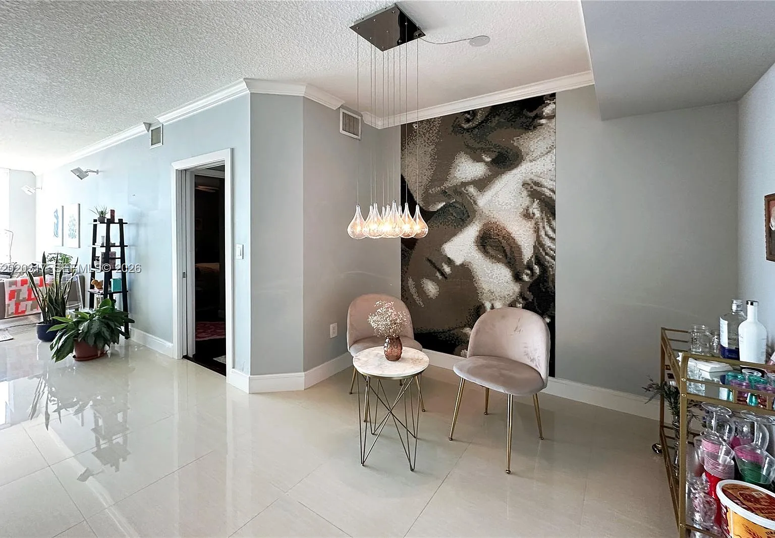 Cite Condo — Photo 4
