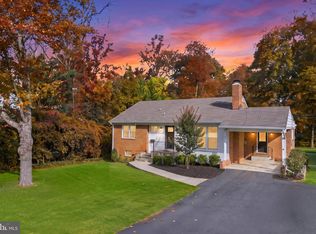 6620 Kerns Rd, Falls Church, VA 22042