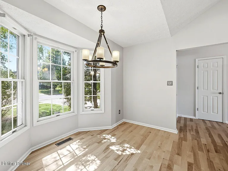 4029 Orchard Lake Dr — Photo 15