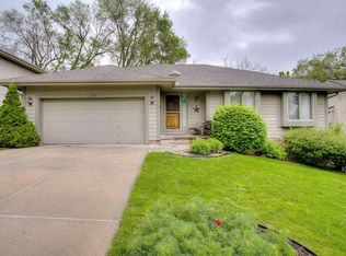 135 Woodbury Cir, Council Bluffs, IA 51503