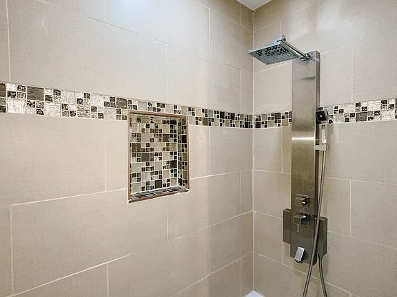 3rd image of 1162 Northbury Ln APT B1
