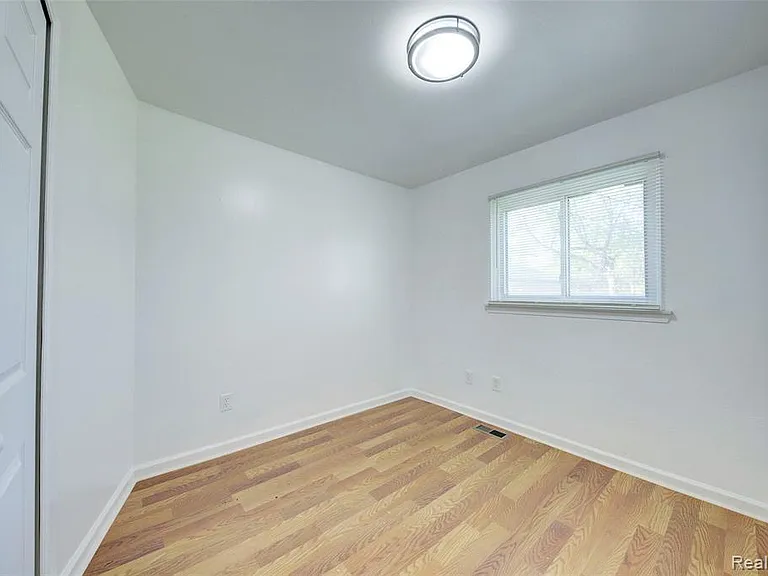 35030 Michelle Dr — Photo 26