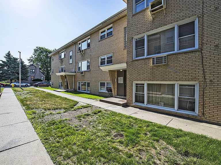 470 Gordon — Photo 14