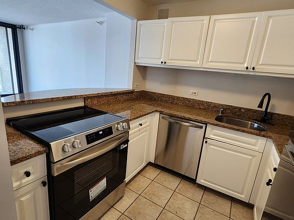 2nd image of 3660 N Lake Shore Dr APT 810