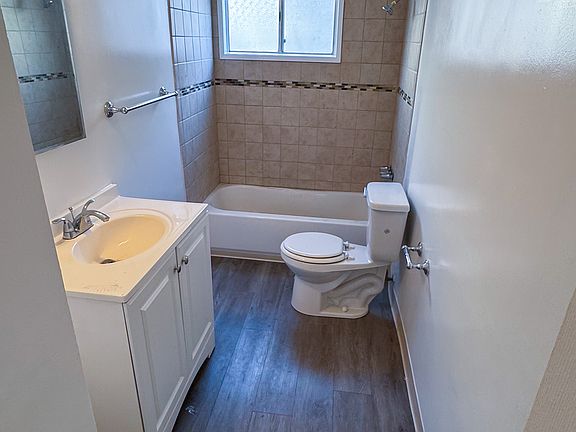 4th image of 10933 Whipple St APT 6