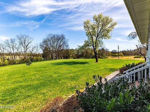 4th image of 9700 Clift Rd