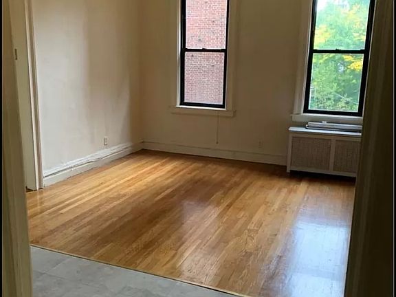 4th image of 11525 Metropolitan Ave APT 234