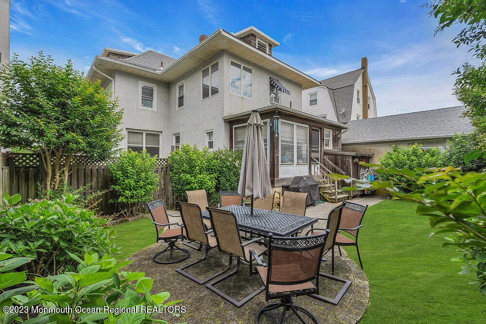 8 bed, 2.5 bath, 2796 sqft, $5,000 — Photo 2