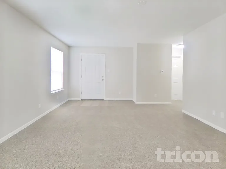 10893 Glenayr Dr — Photo 2